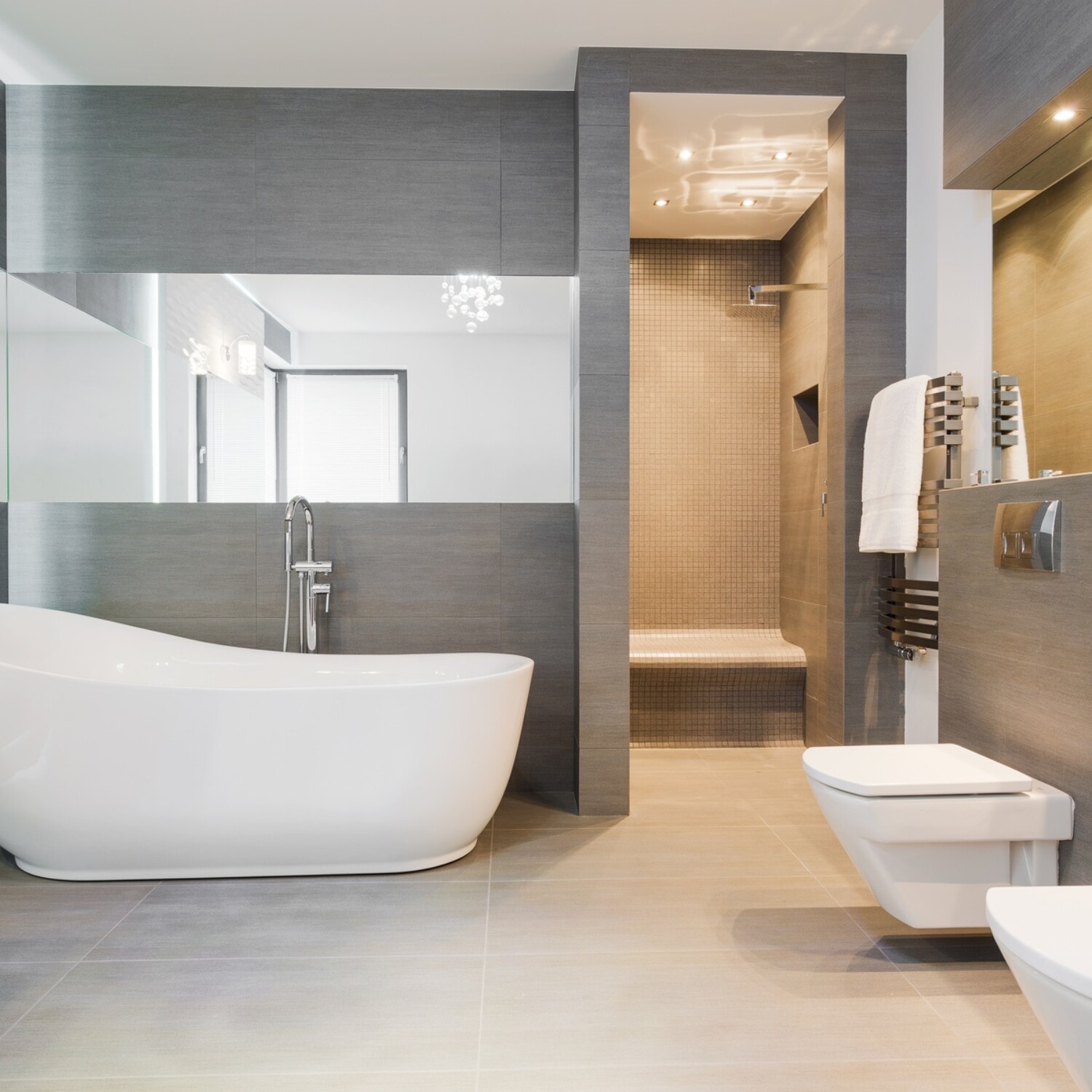 Freestanding Bath in Modern Bathroom